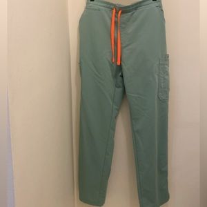 Figs Surgical Green size large petite pants